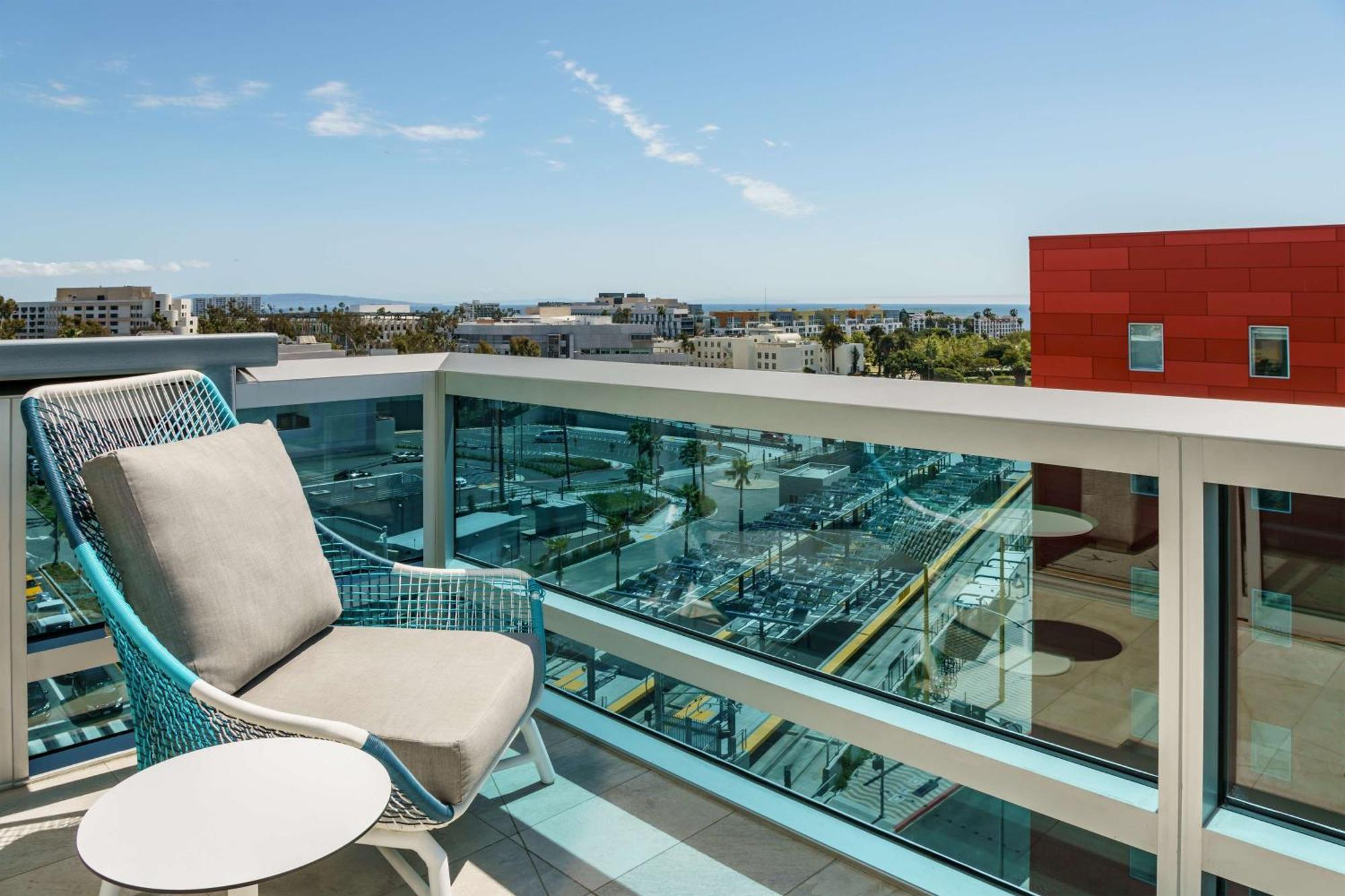Hampton Inn & Suites Santa Monica Лос-Анджелес Экстерьер фото