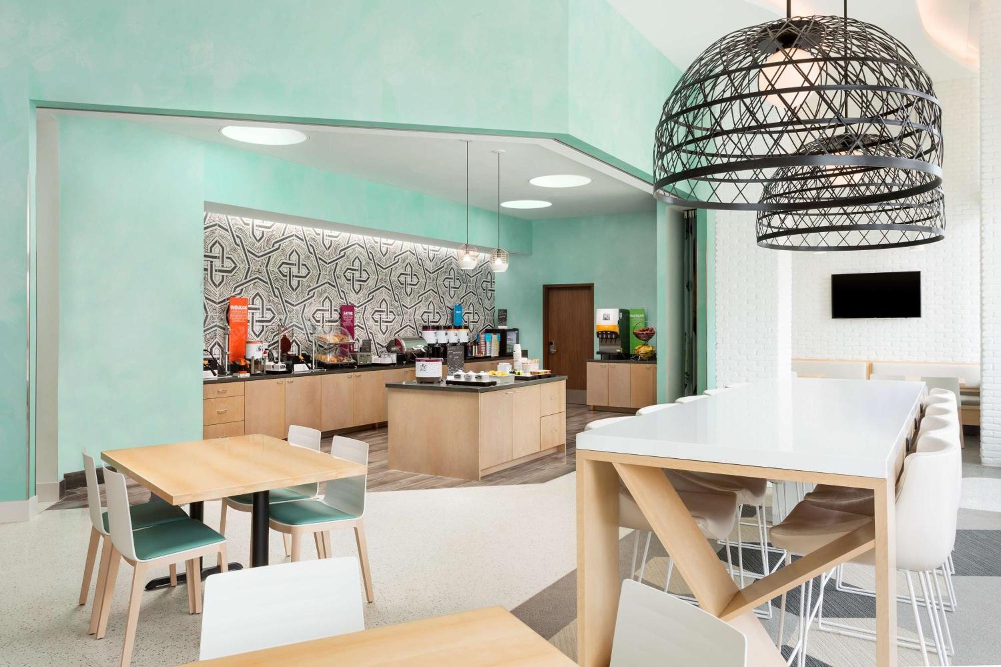 Hampton Inn & Suites Санта-Моника Экстерьер фото